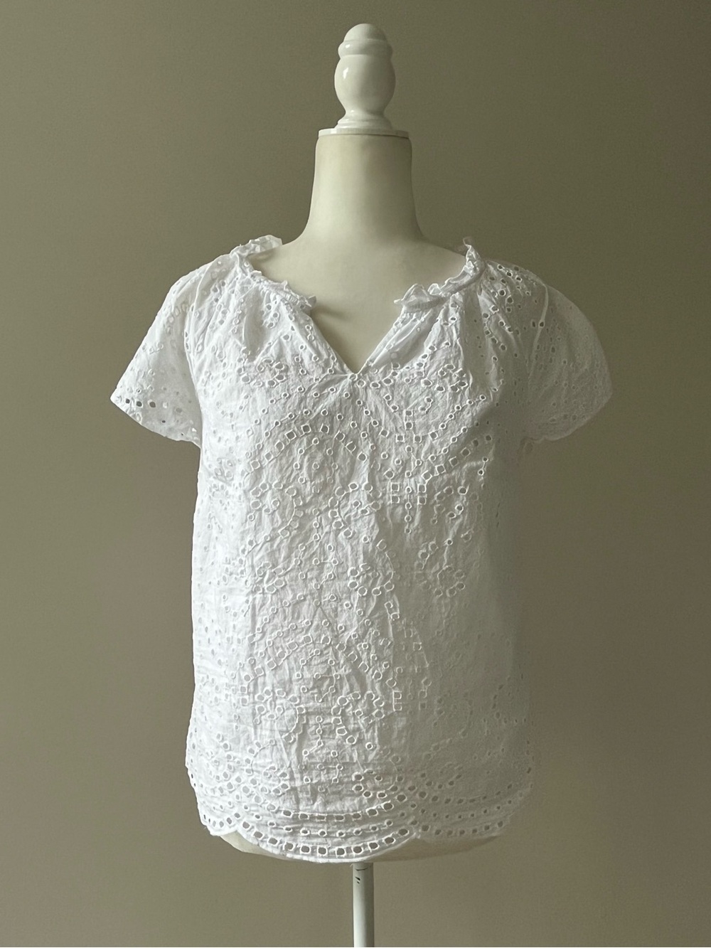 Talbots White Cotton Eyelet V-Neck Short Sleeve Blouse